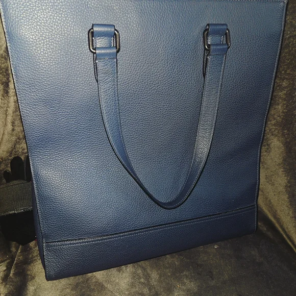 Coach Graham Structured Leather Tote - Picture 2 of 7